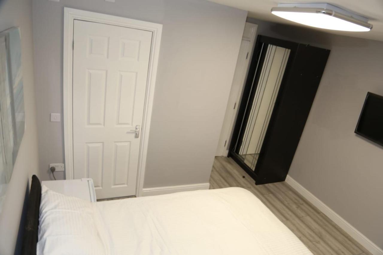 A A Guest Rooms Woolwich Лондон Экстерьер фото